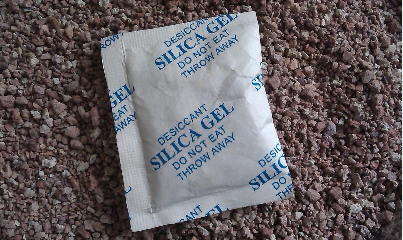 ES Nonwoven Fabric as Packing Material for Silica Gel Desiccant