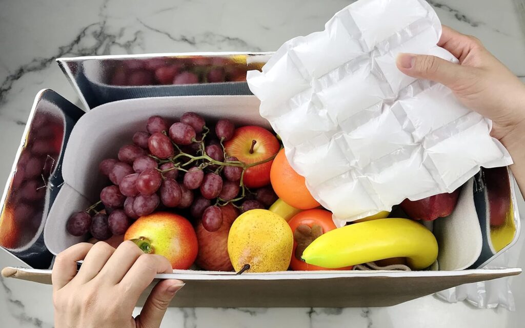 Fresh food packed with non-woven ice packs
